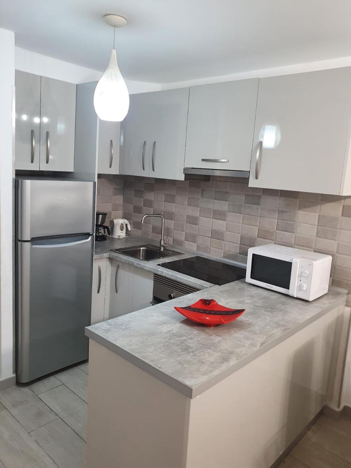 Apartamento Torres Del Sol อาโรนา ภายนอก รูปภาพ